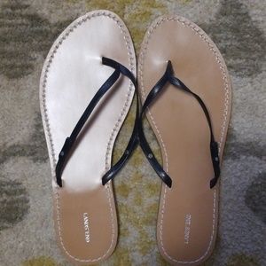 Lands End flip flops